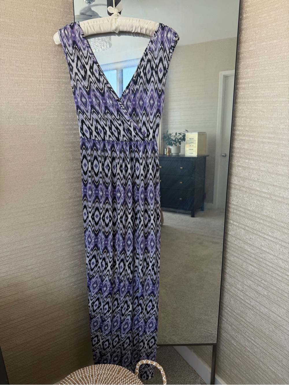 💜Purple Patterned V-Neck Maxi Dress –Medium | Boho Elegant Dress